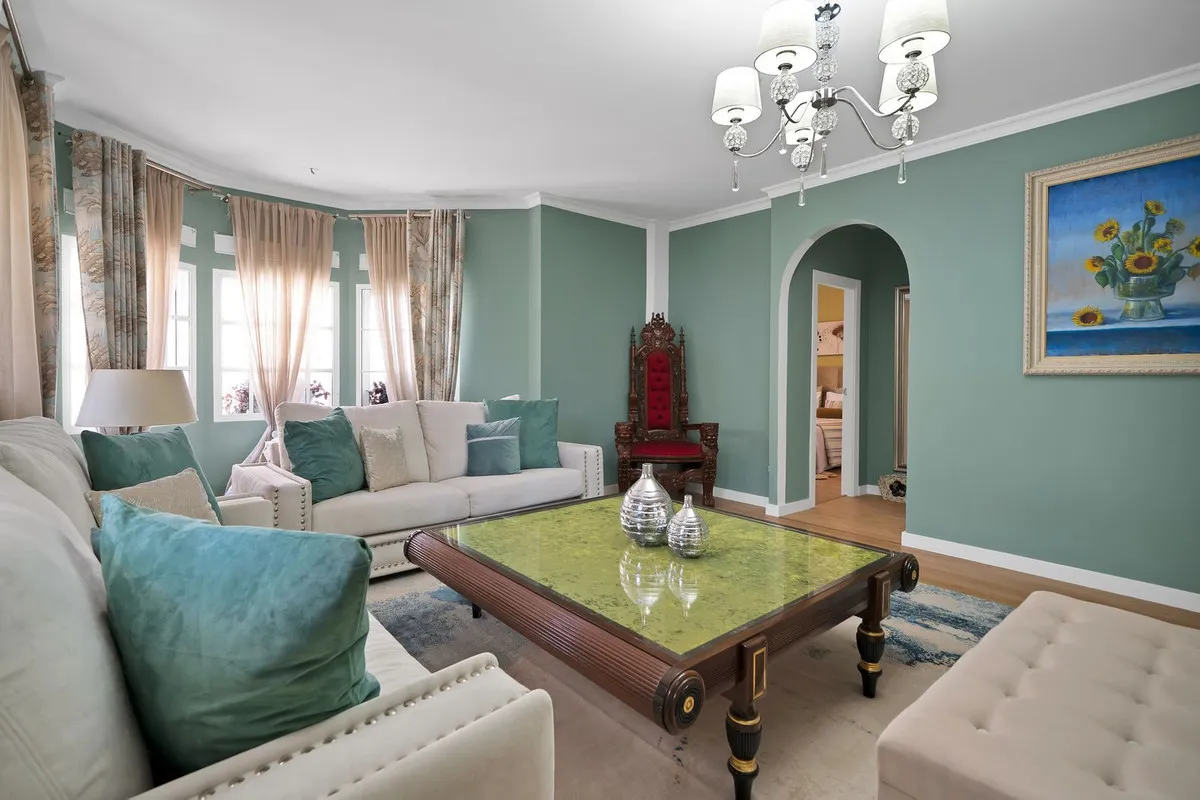 01e6f286-da6d-4853-84ca-a565315e5279