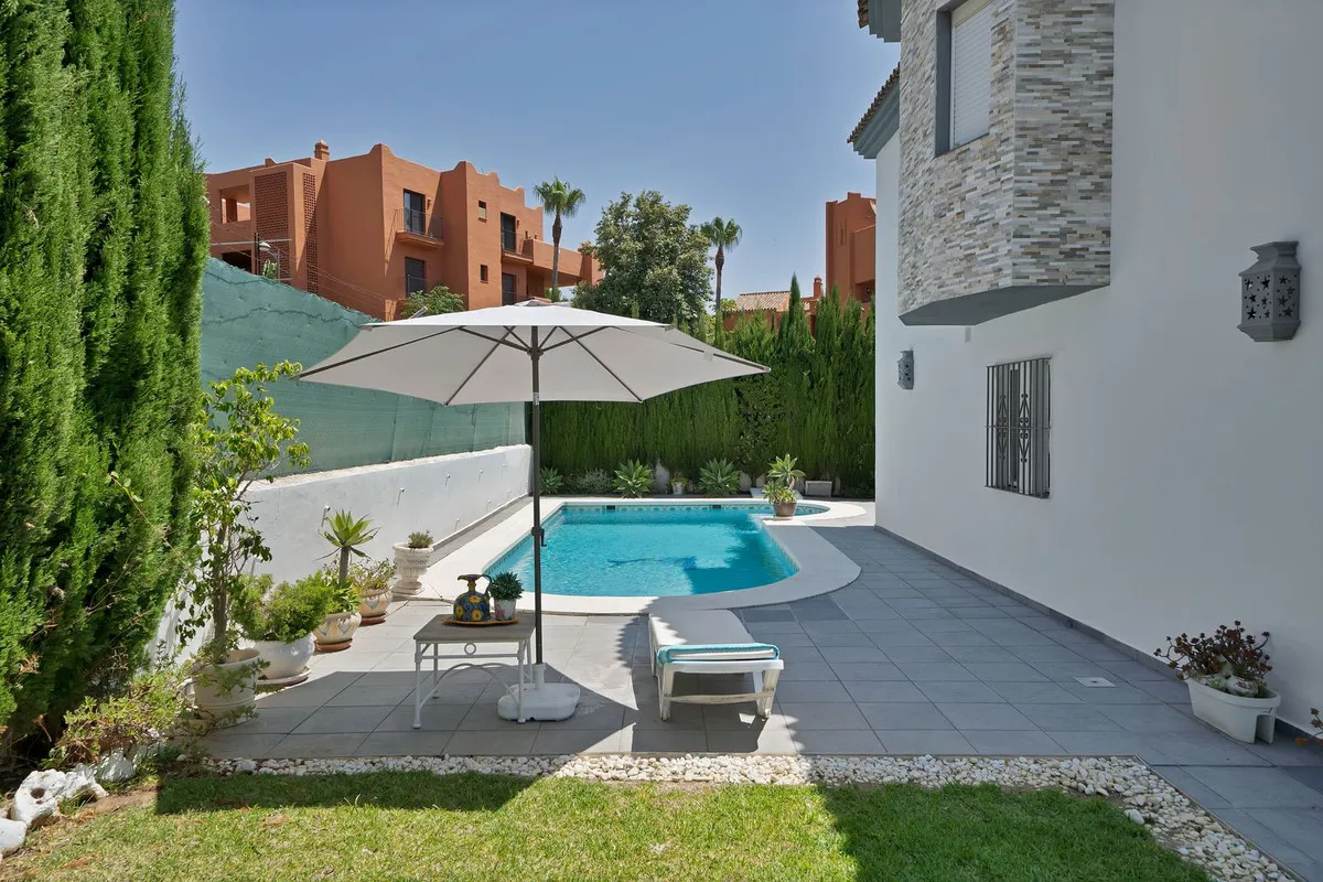 30e6c7e1-b168-4b52-ab6f-8bfd63fb9432