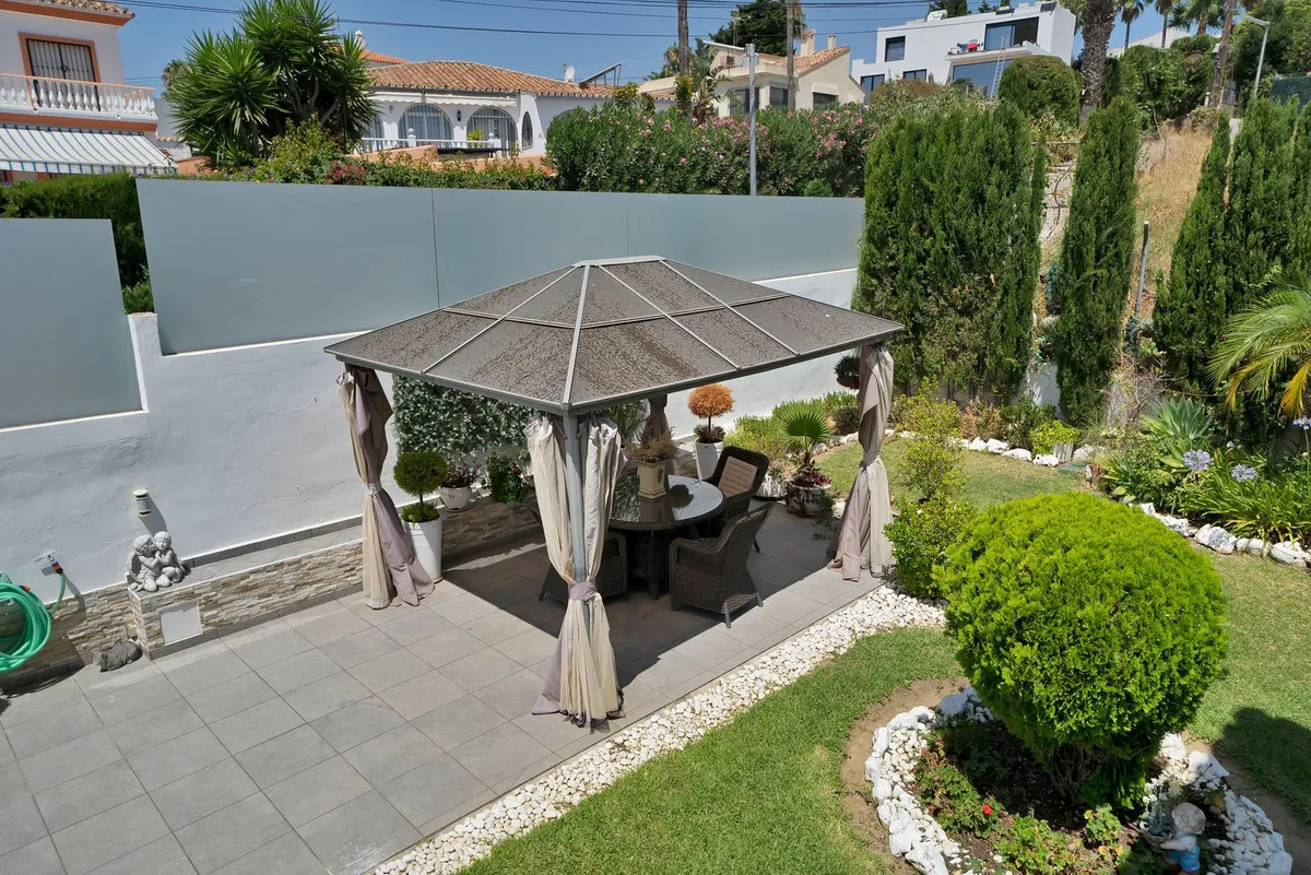 3b3f8720-f5a0-4bd4-94e9-b2ee326b5030