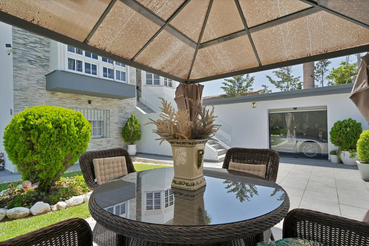 76a9f37e-4203-48bb-a209-3b4b846623c7