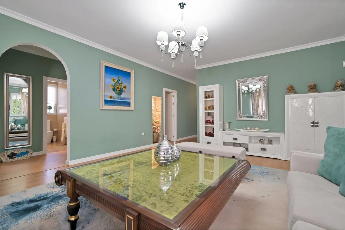 bfe2fb1f-c732-403c-a1d8-cdbd13f8f971