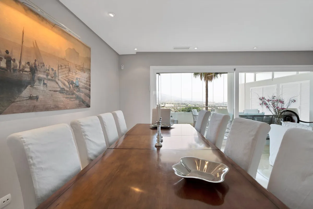 18d2aff0-f0a4-4d33-8947-1f7e360e0643