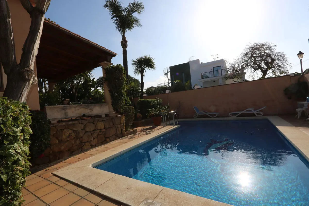 0a73493e-4444-4b77-87e2-e2015c6de399