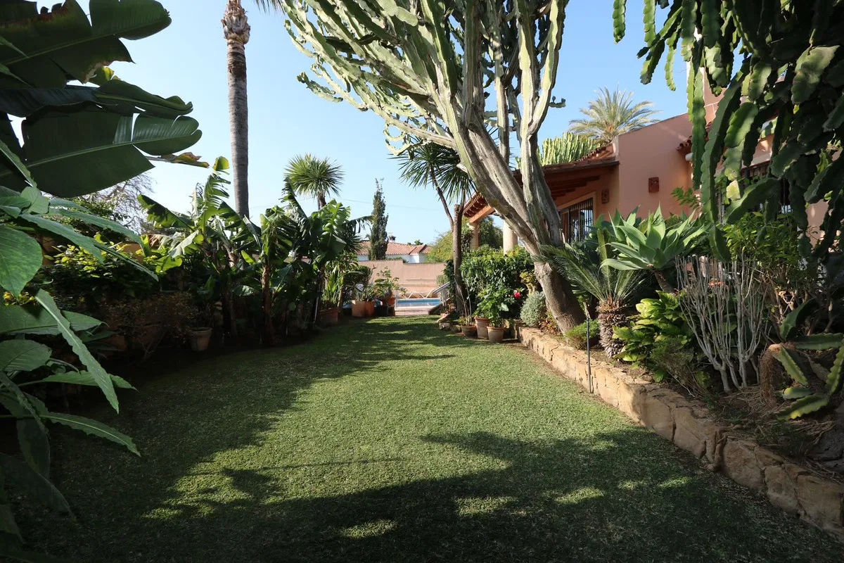 376b1d0b-c234-4935-81f0-83a10c402893