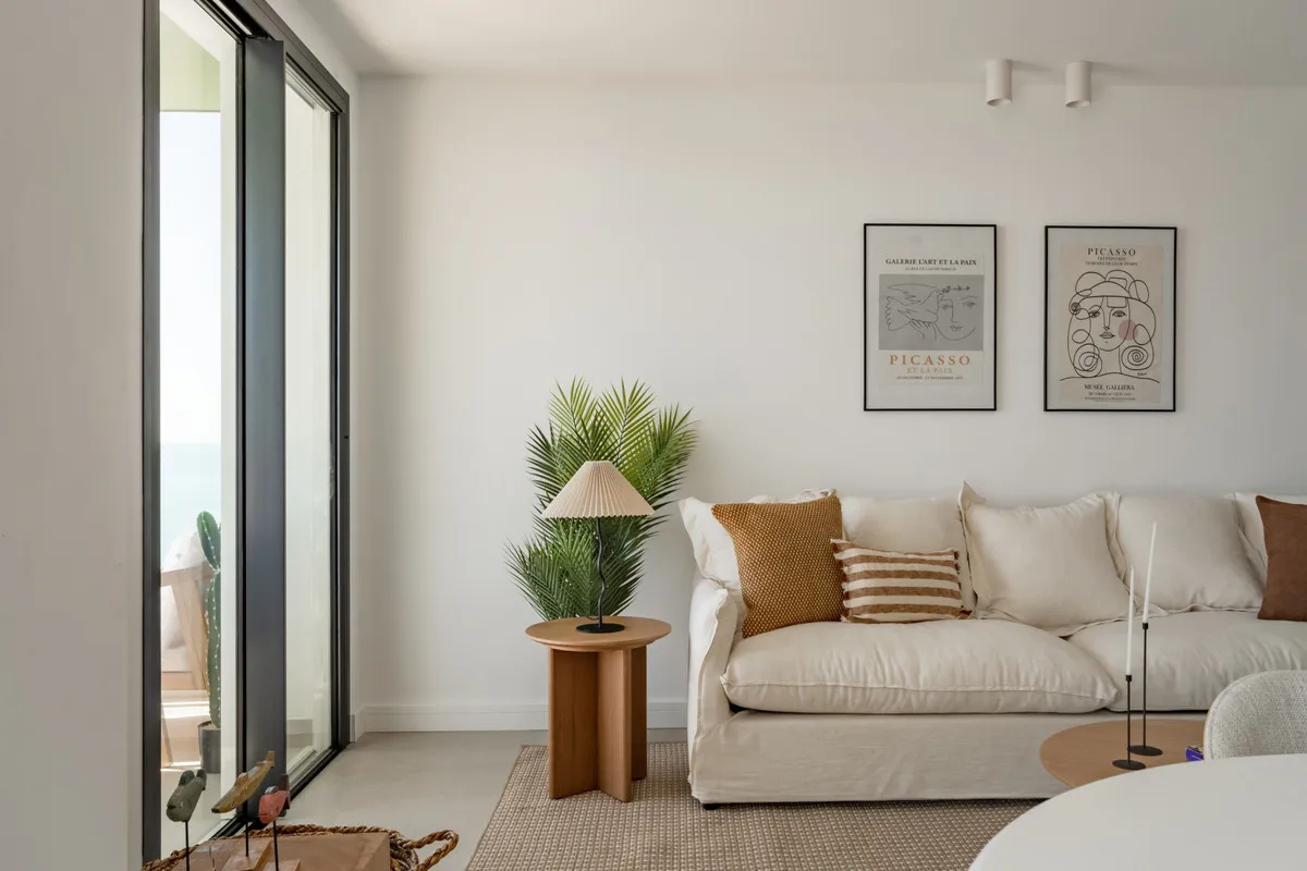 771f6898-ed49-46d6-a3d3-8f115f91e064