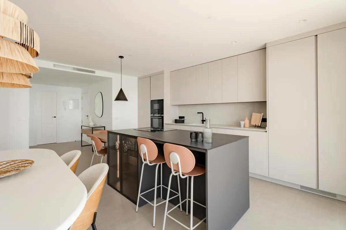 f2cf23f9-a660-4e8f-8b2b-20de41032617