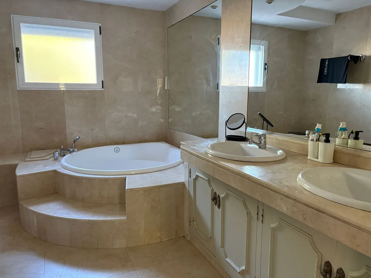 4f37534b-a68c-4b1b-bf84-4b5266a3af96