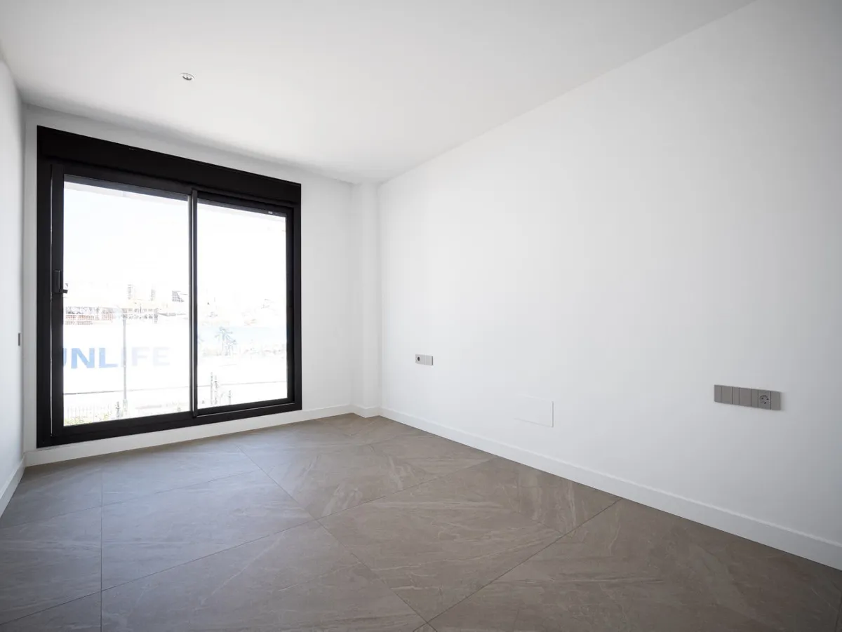 a1799ddd-ad02-40e2-91c4-f4604680b1b2