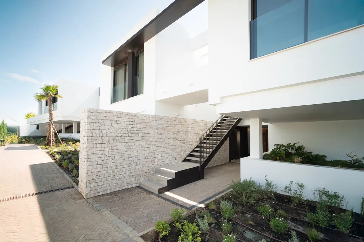 ba8c206a-6379-410c-aade-f3a71210961a