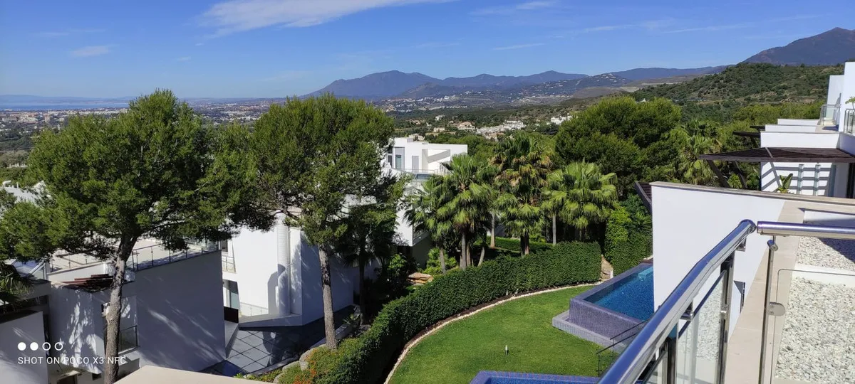 96095381-90d0-470a-bb31-2e94006fd6b0