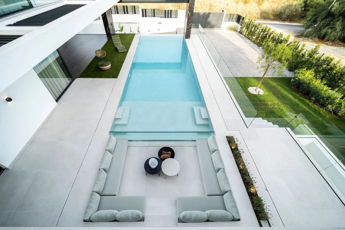 99b65531-128f-4cfd-9fb9-1475bf657f41