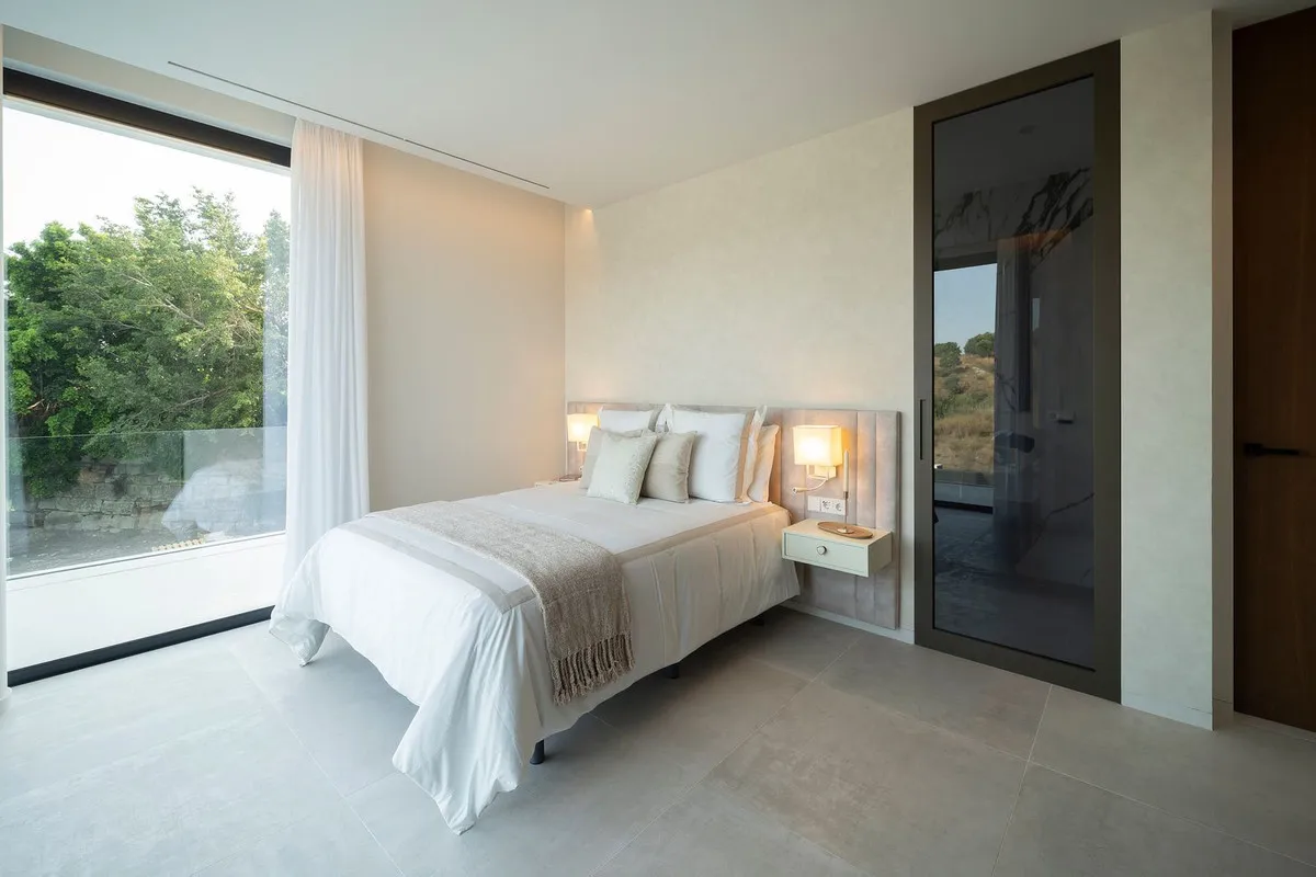 b070d62e-9f66-4940-9b16-7d8dce1f7da0