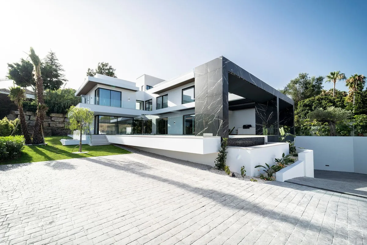 e9d2c426-b0dd-40c6-ac7f-c941c3774d29