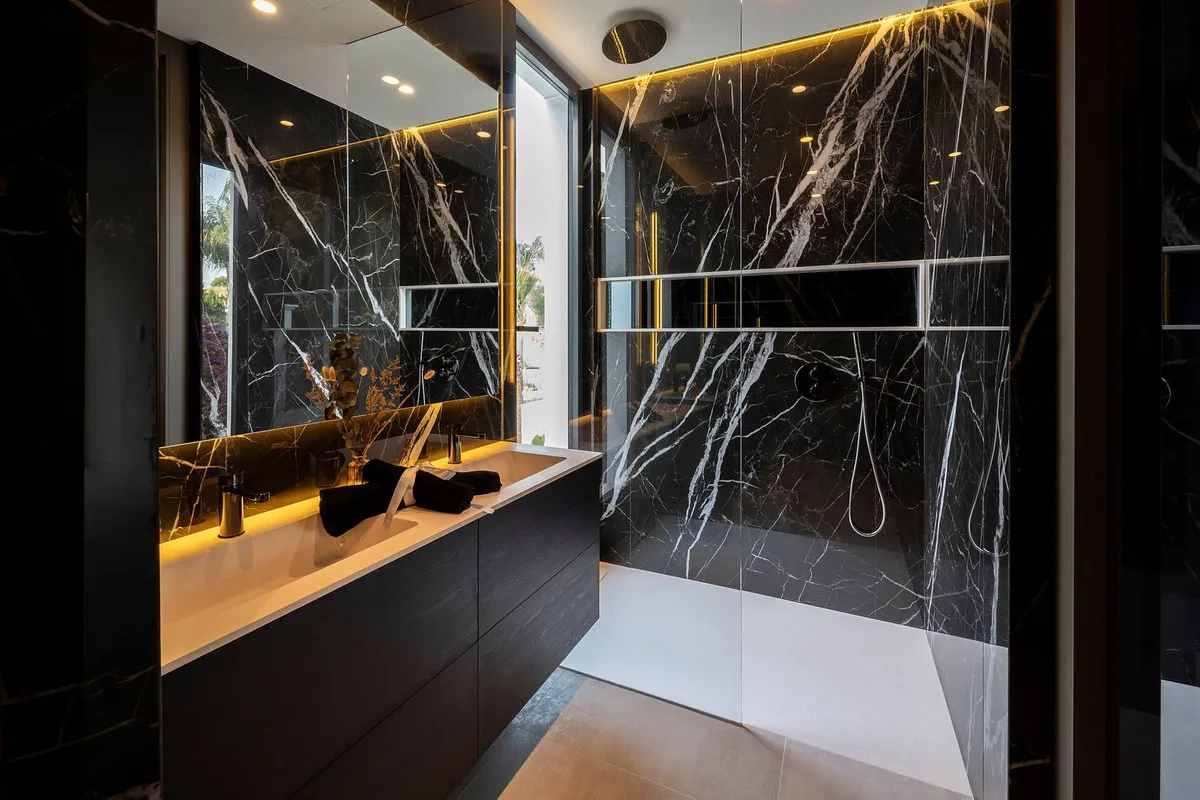 eee8cf59-ae4d-4237-b1ab-c8619c48e24d