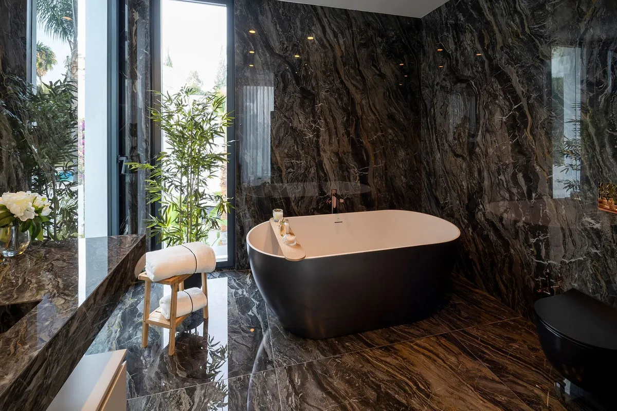 ef042907-c9c2-402d-8e2c-d5681a17df27