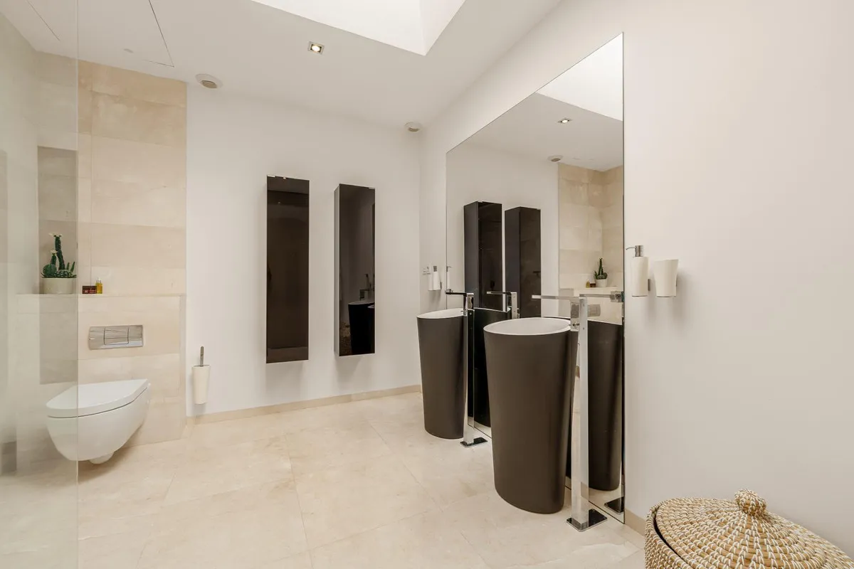 2de9b3ee-d7be-414e-be34-e6411eaf0b7a