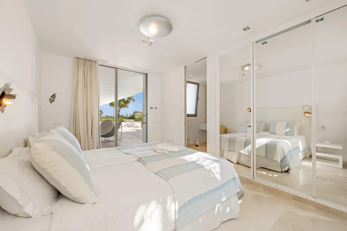 5b220bdf-2137-4da2-9d3d-e16d82fbb365