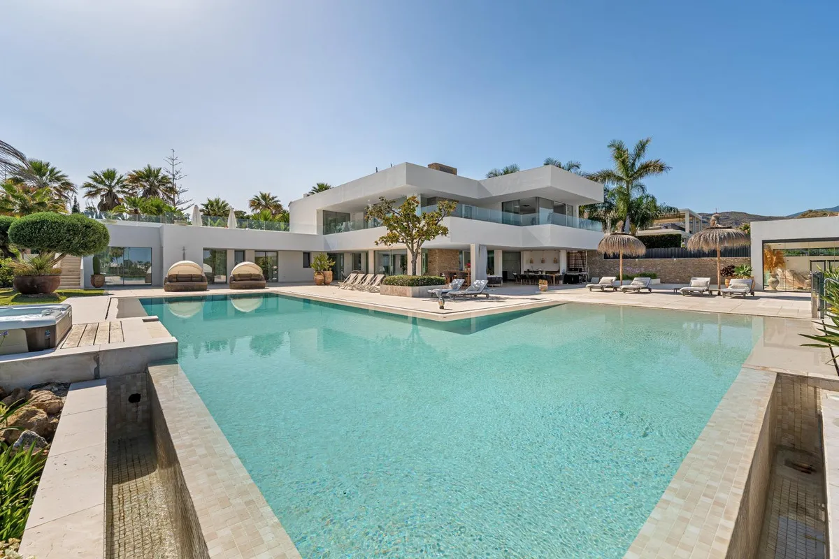 8b217952-d9ee-413f-9086-25020bb943de