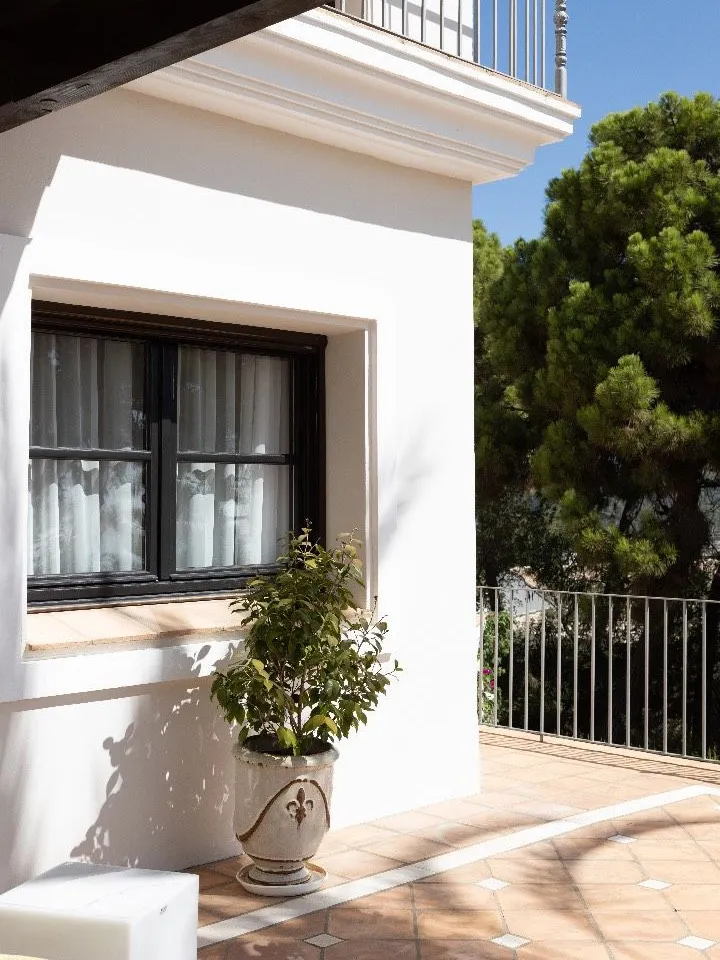 7844113b-fdcb-4d64-9dd7-6d1852e74b39