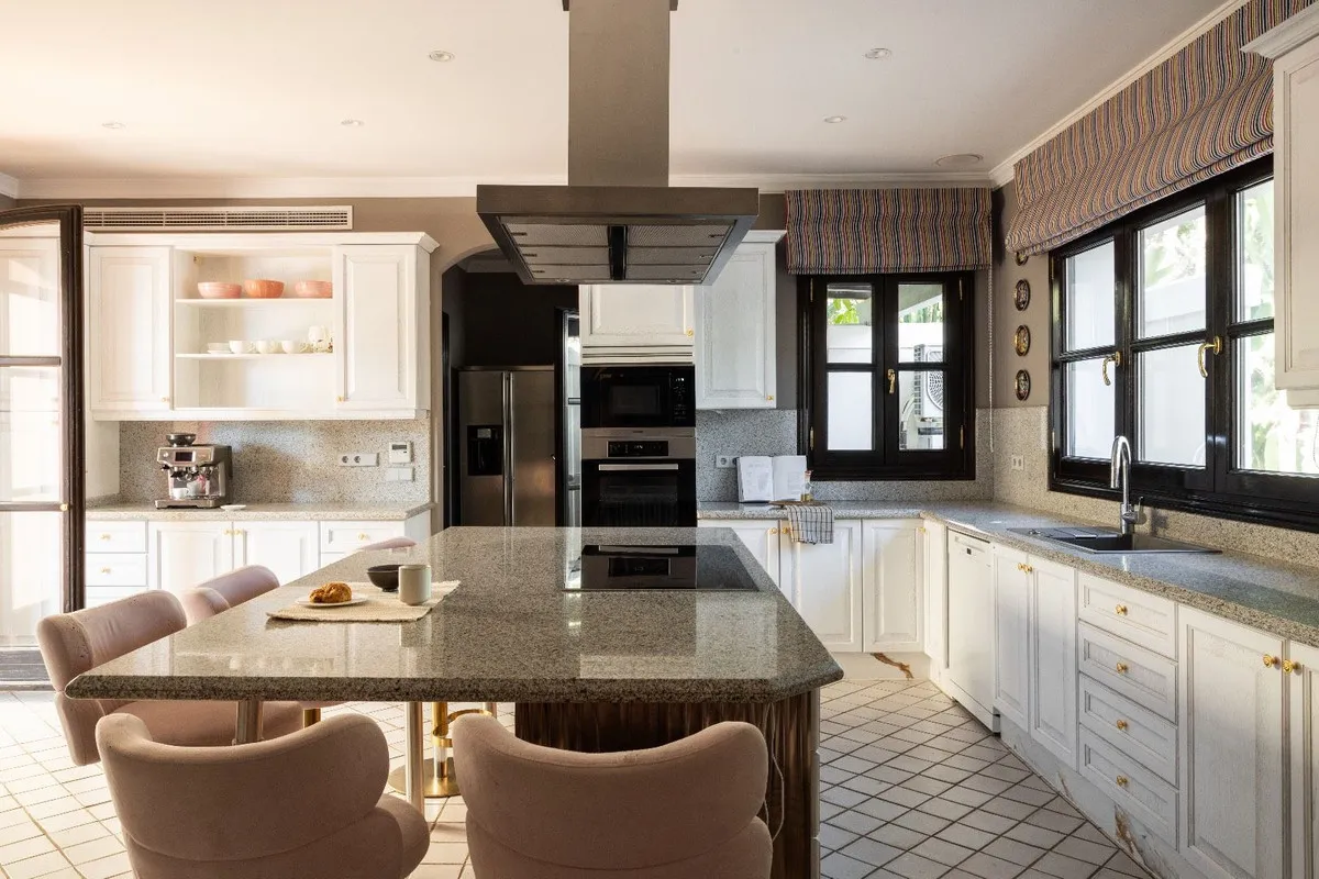 e64ba72a-bcf4-42ba-acde-9488d8be5517