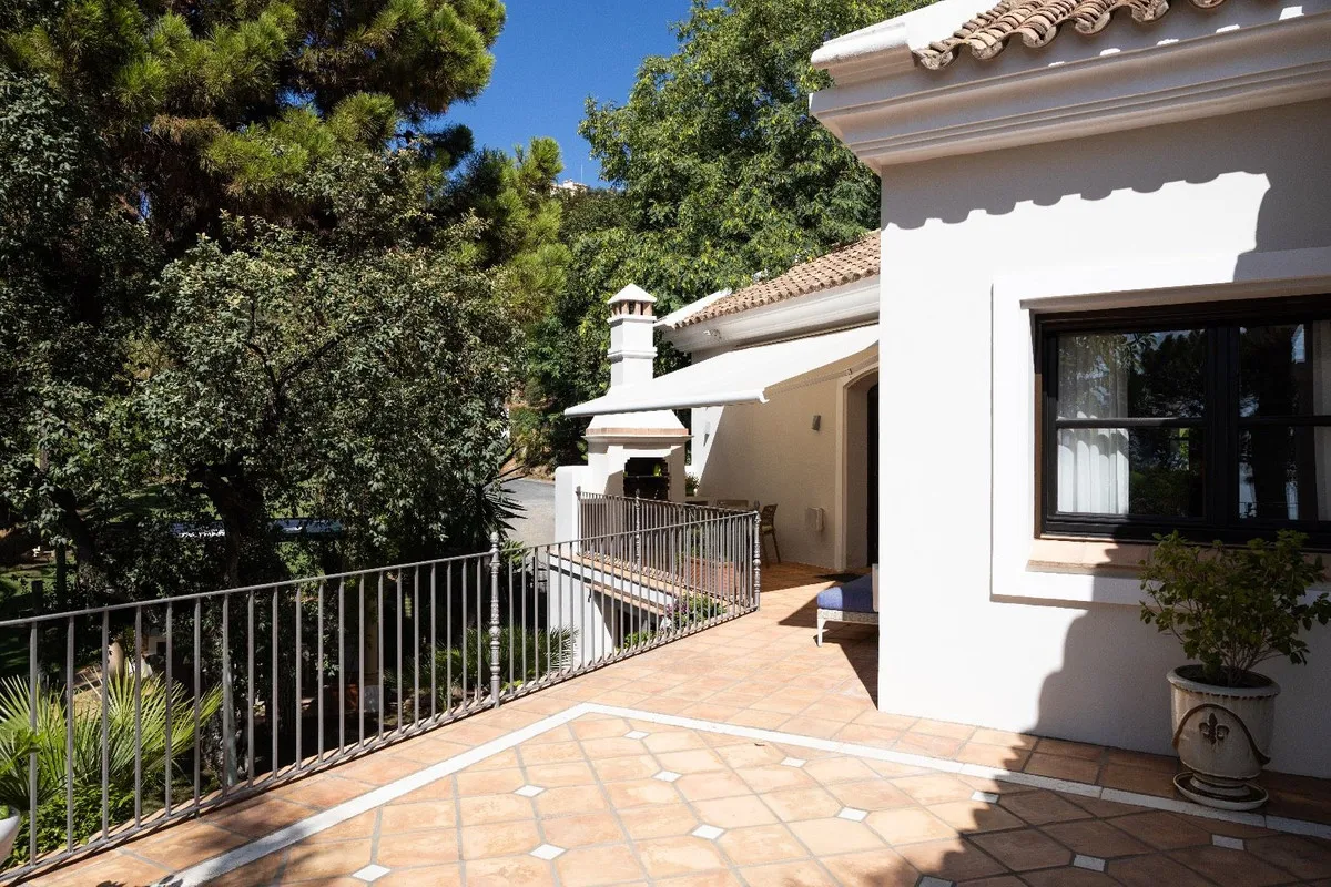 f467fdd2-b906-4f94-9aea-77de8a878136