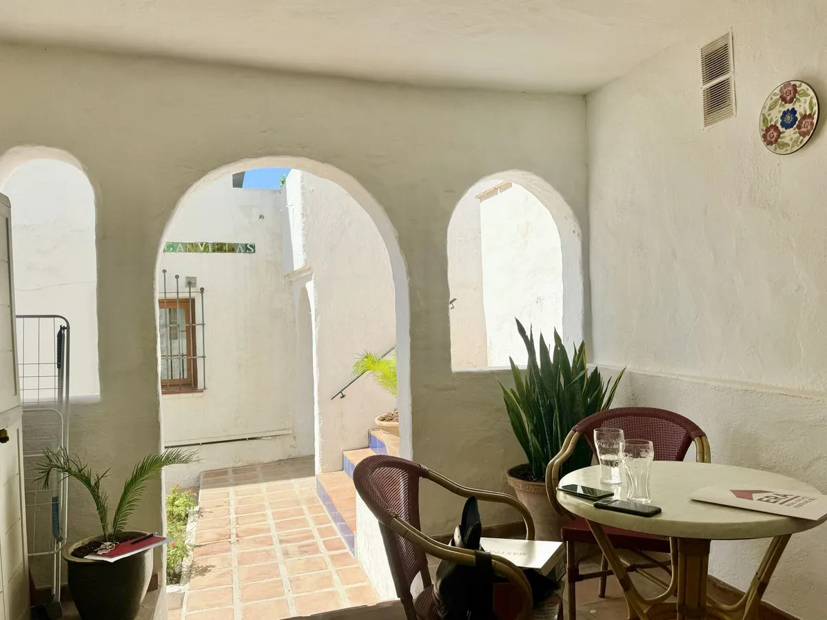 1dabcf61-29e2-48c3-b691-f94a2bc8a80d