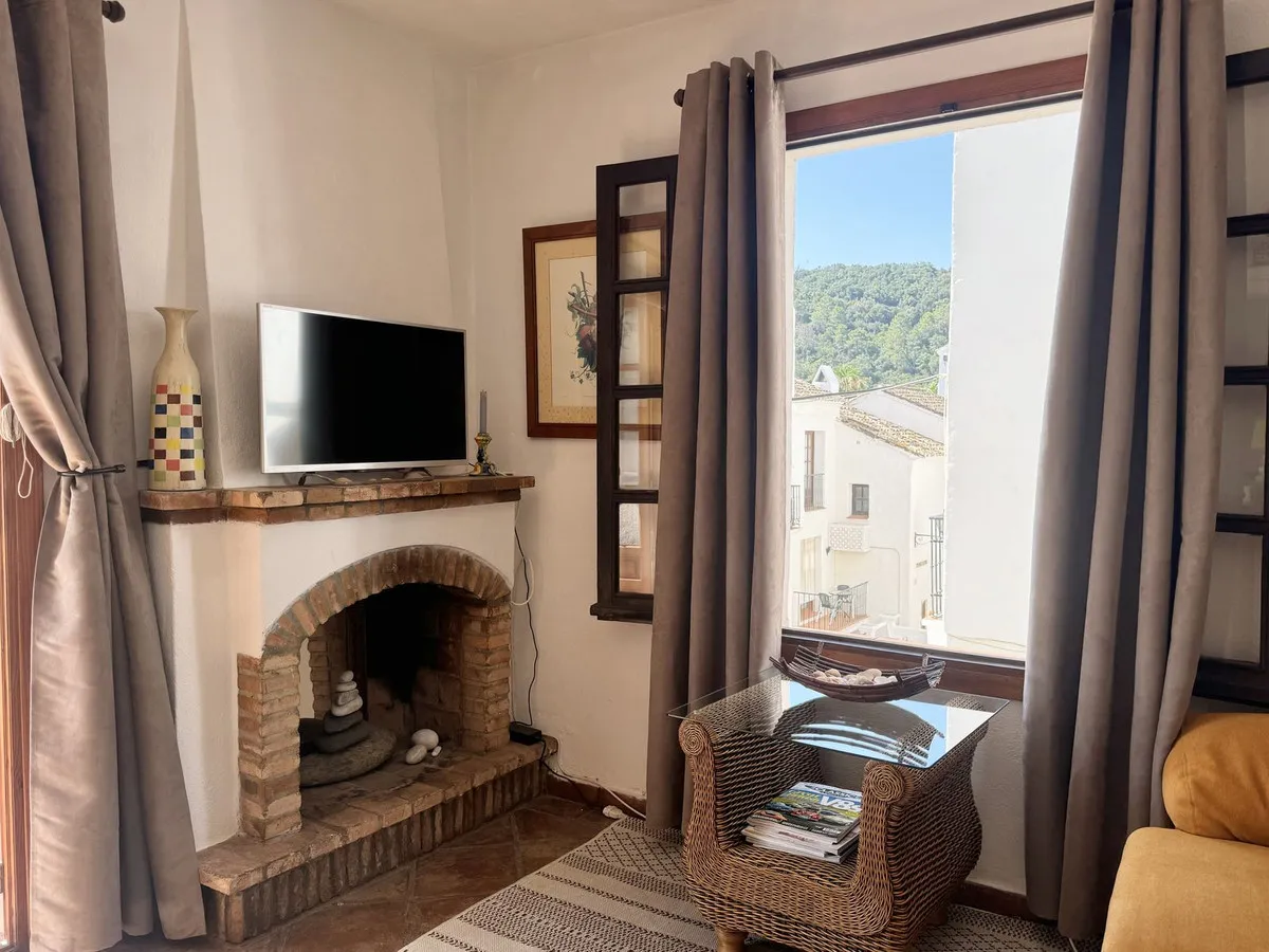 b1269d51-f6e7-45db-af8a-129a03c1c439