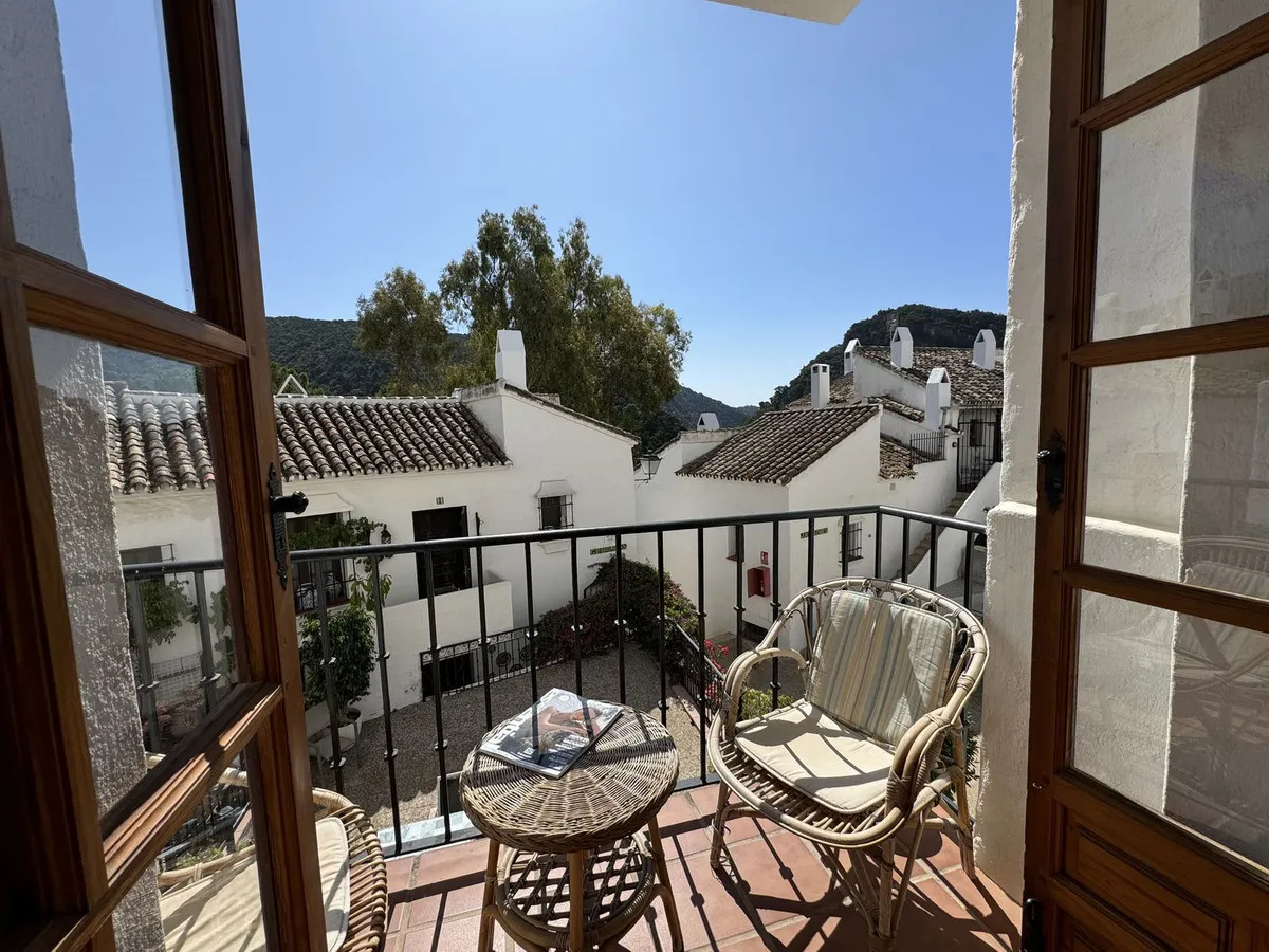 ee9581a5-bd03-4080-b022-e500404e0c3d