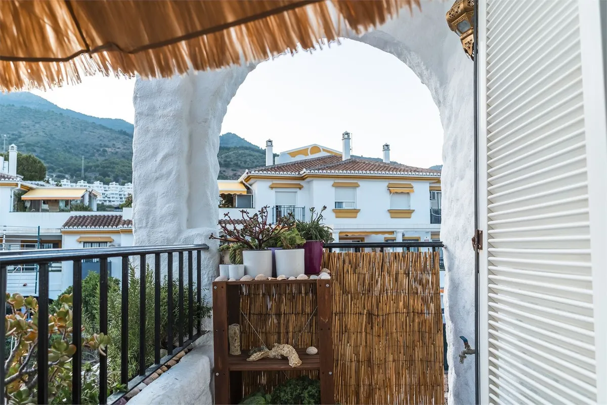 d0bdf08c-7697-4953-8942-93aab7f27962