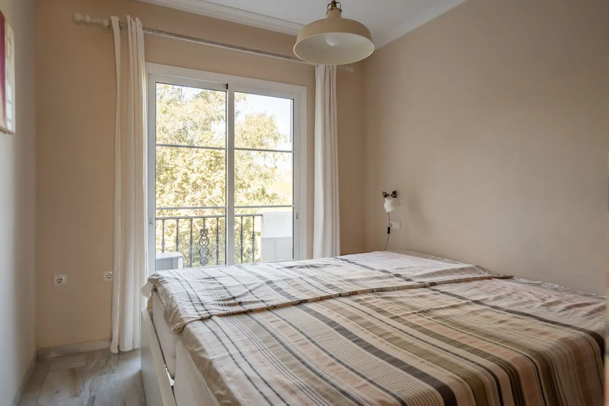 1370bbaf-c6bf-4080-b2b7-6d25643458a6