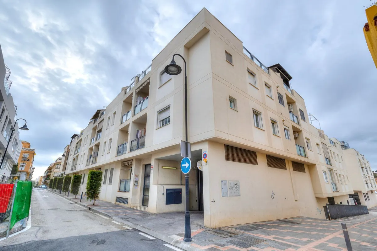 1b0b87b9-ac06-4273-b7c7-1b5ff203e96a