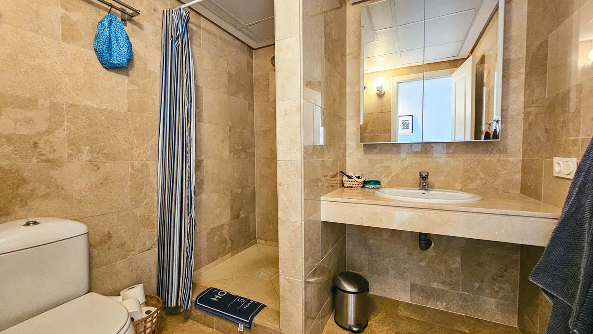 b60ad5e4-829c-4a71-9dd4-64b9995b42b4