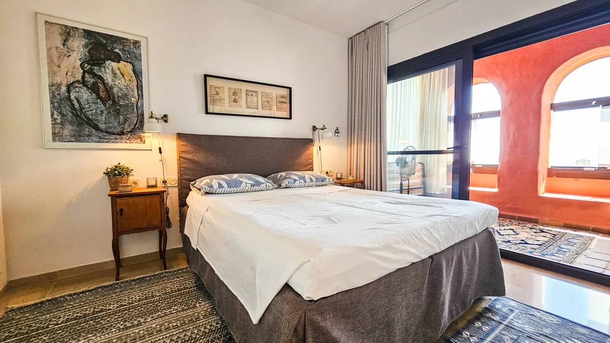 e9b6063a-2d92-4ac8-918c-0723316fa4b5