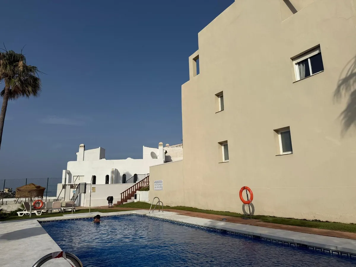 9254a842-2e05-409b-8550-718c6b94a53d