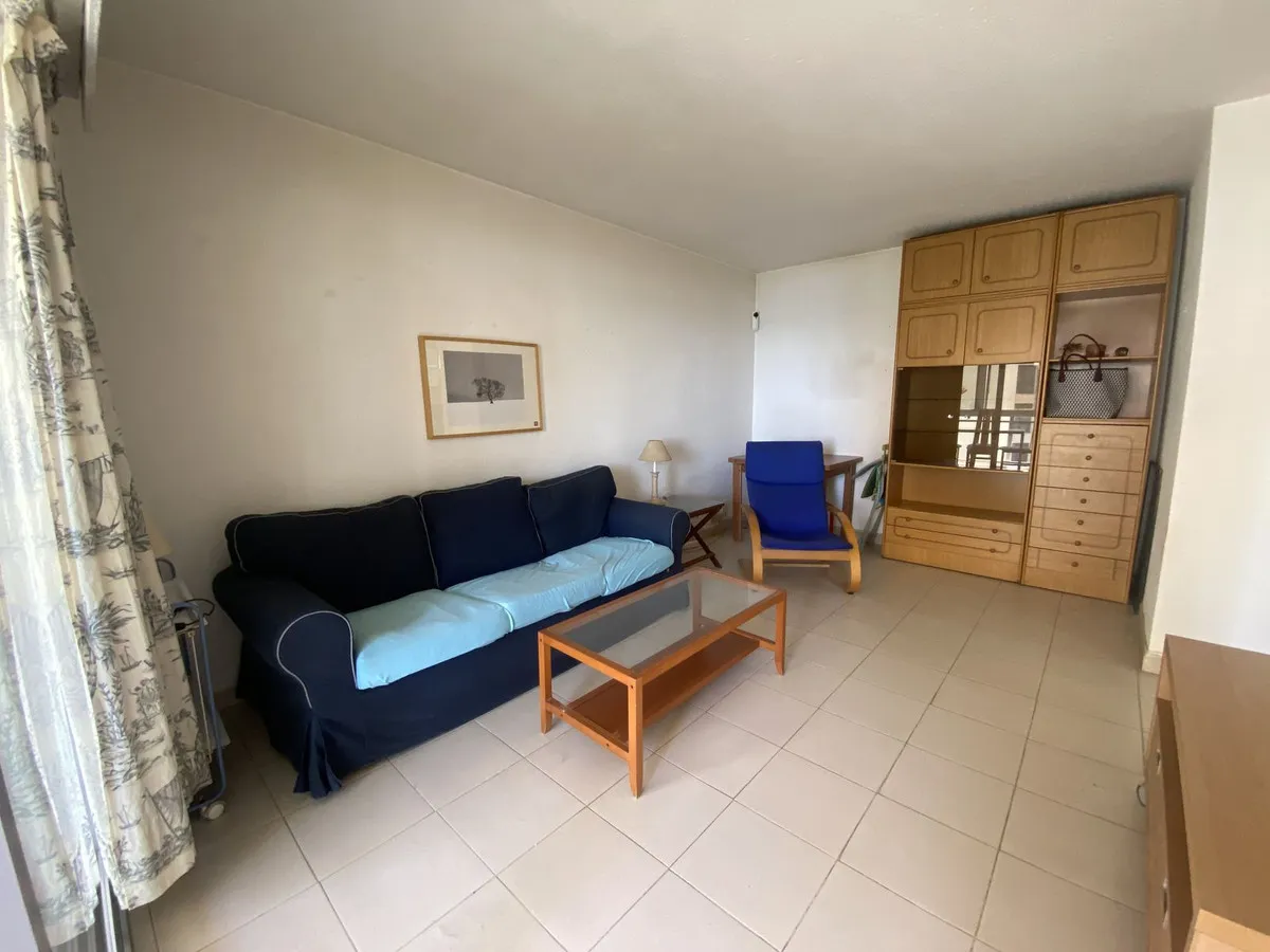 a60a55b4-4b96-4c6f-934f-29b7c396d81b