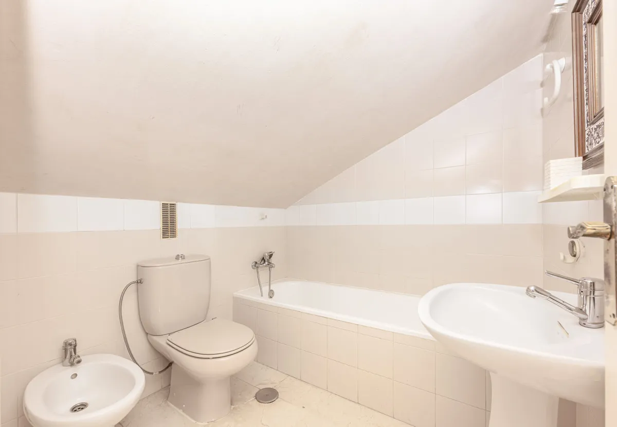 976d659d-b895-4bec-90a6-c614daa2d5f8