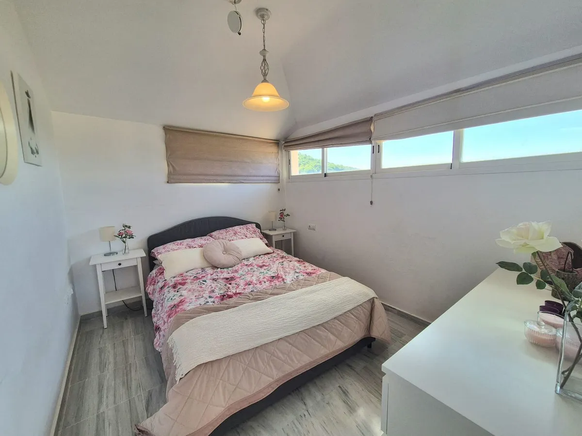 55043cfa-584a-4031-8574-4b10e357c39d