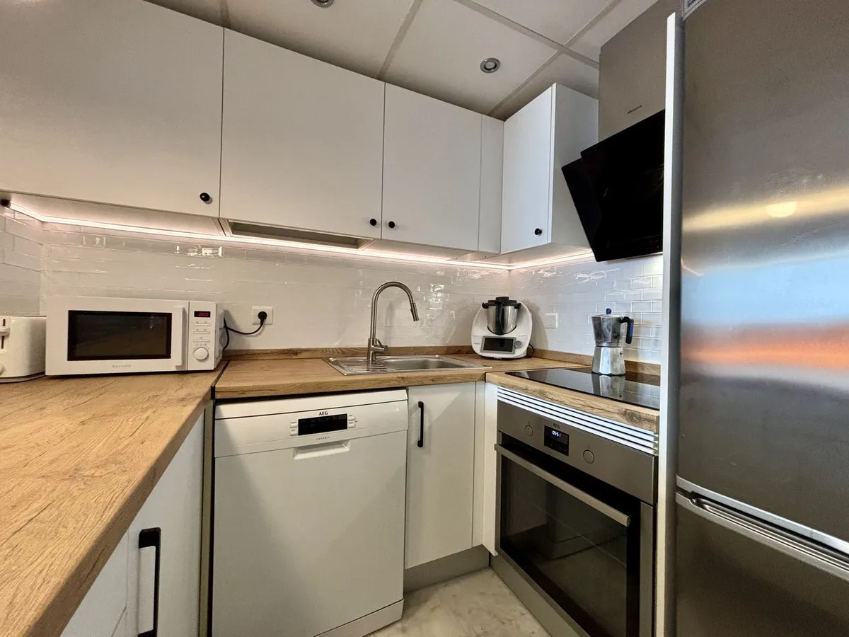 5ccf69e9-5e2b-4194-92f8-b1c418eccd55