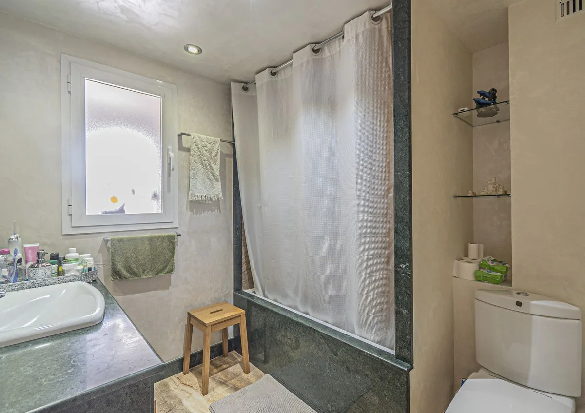 ddcb7b37-54f0-49c4-8c9f-23926a16785e