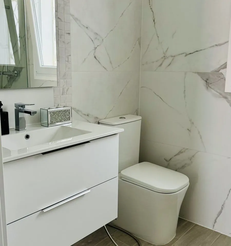 f0576d5f-3423-48b6-8715-bdbbfa94157f