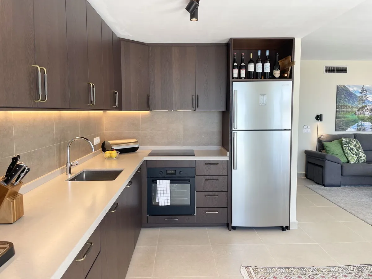 901de35a-de85-48b9-9b06-f0574c7818ae