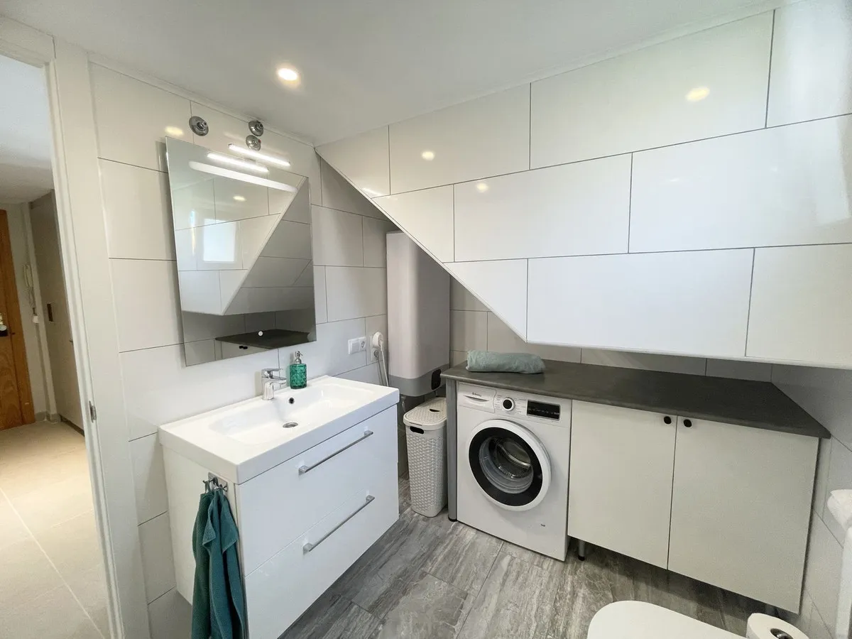 e090bd16-f624-42eb-9ceb-be7a9653e11d