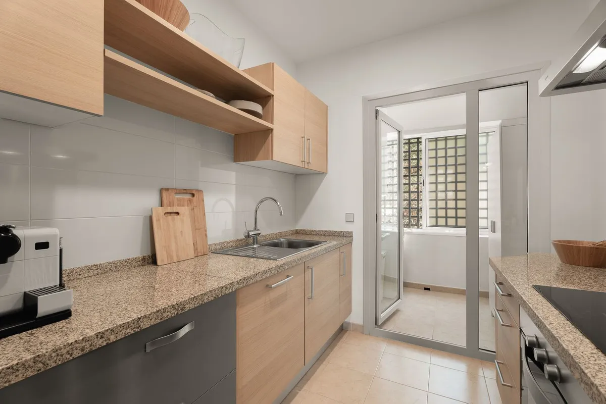 1b7fb5e6-6888-4012-8536-c61118a0ed0a