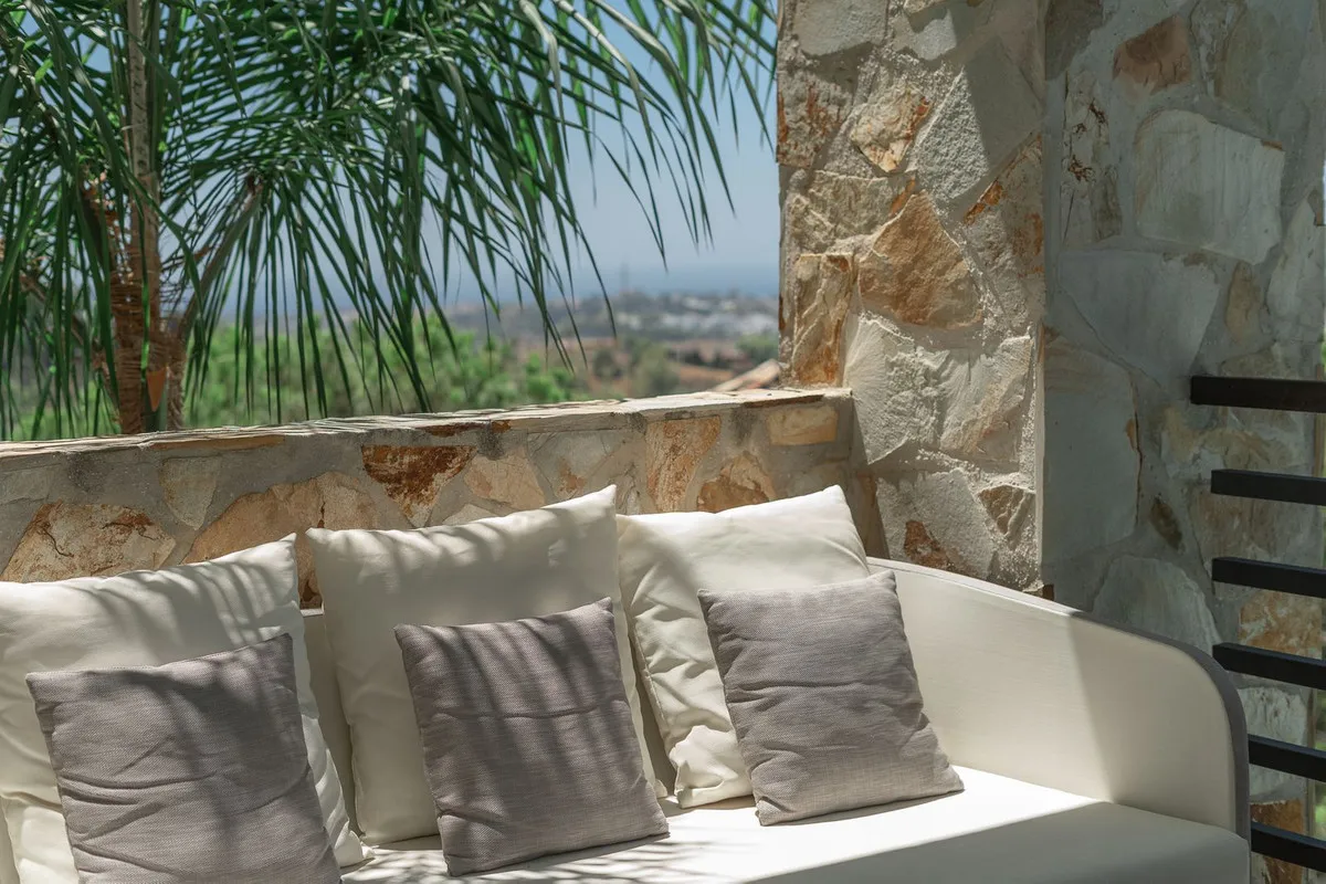 b90ce598-ea40-453c-8443-d0eab649b110