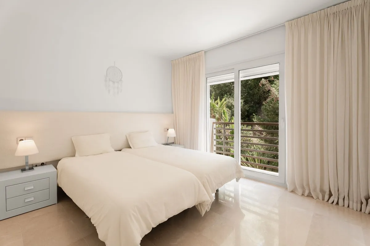 c010ea0b-a6de-4d27-943e-dae0ed89a537