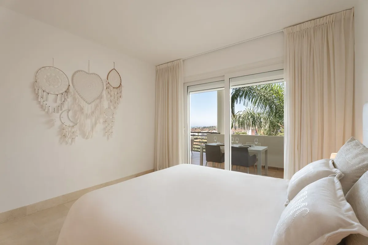 c145e94b-41b0-4194-9294-6f3d1d306896