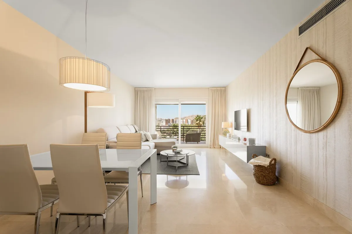 fbd12e81-3f80-4553-84c5-cea9a769c2c2