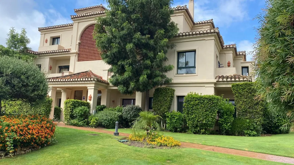 13cf8f65-16f6-438c-b79c-e2bf65a8c4dc