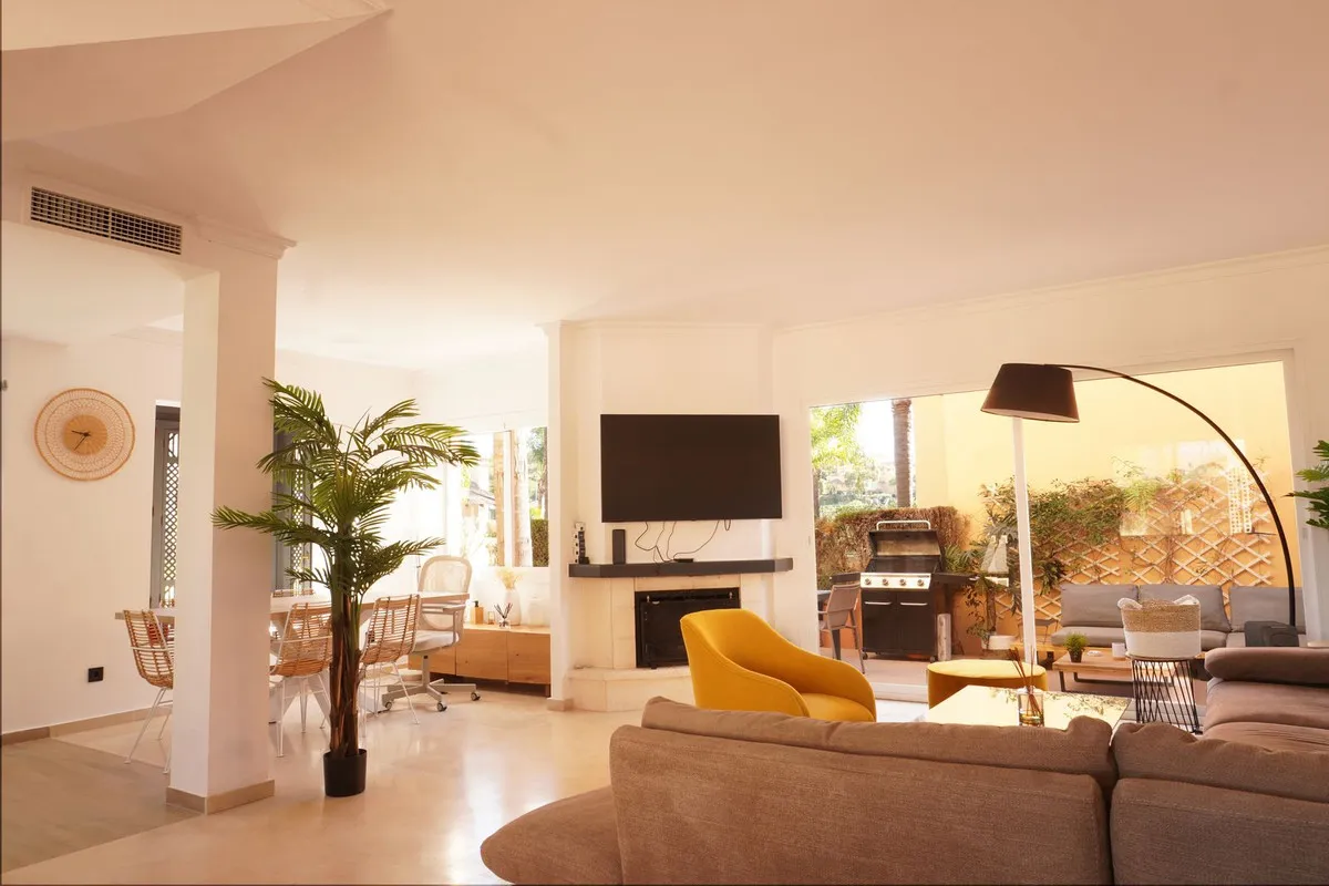 4c22546e-ccd8-4f82-b6ee-5fd76661792d