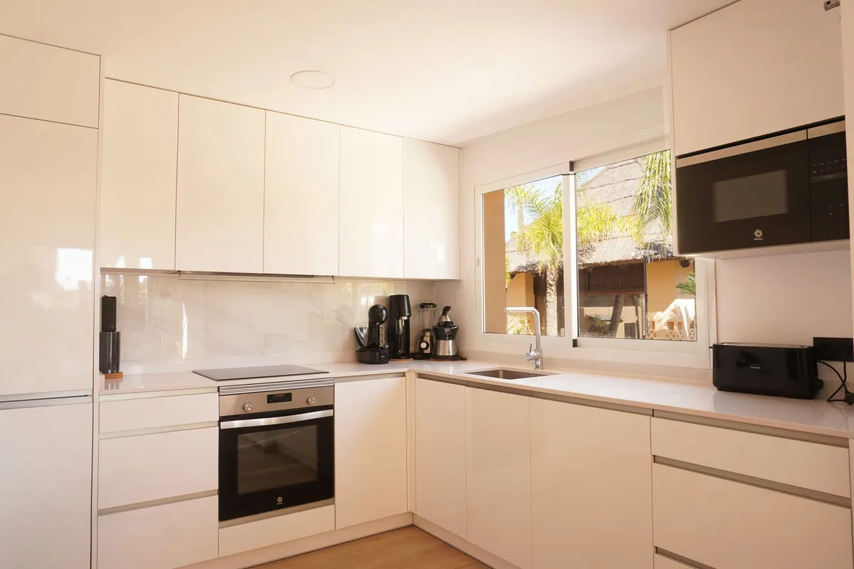 63e5221b-9a61-40a3-b789-e5bcf716ed00